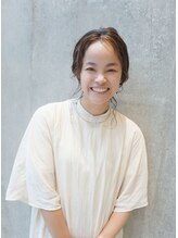 オブ ヘアー 自由が丘 ウエスト(Of HAIR WEST) 亀崎 朋子