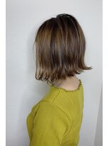 モルニ(MORNI)&nbsp;シルキーべージュ_マロンベージュ Aラインボブ かきあげ