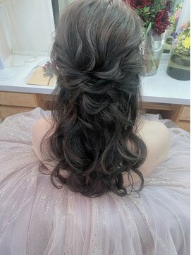 ラフテル(Raftel) 《ふわふわウェーブ》ハーフアップ