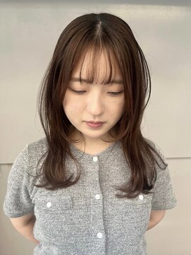 セブンベルベット(7 Velvet) ミディアムレイヤーカットスタイル