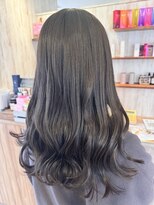 サリュー バイ イザ(Salut by IZA)&nbsp;ベージュカラー似合わせカットミディアム韓国風巻き