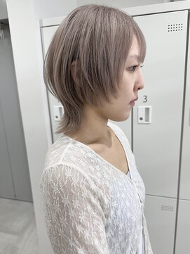 ユーフォリア 銀座(Euphoria) ウルフ/ウルフカット/ミニウルフ/レイヤーカット担当岩崎