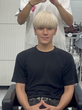 ペレ 渋谷(PELE) MEN’S HAIR/ブルーブラック/フェザーパーマ/渋谷