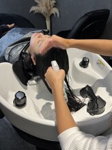 お流し後、栄養、水分を定着させる液体ローションを塗布