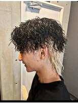 サロンリベルテ(salon Liberte)&nbsp;メンズブリーチ×束感ツイスパで立体的な動きを演出ウルフ