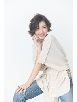 フェミニンボブ