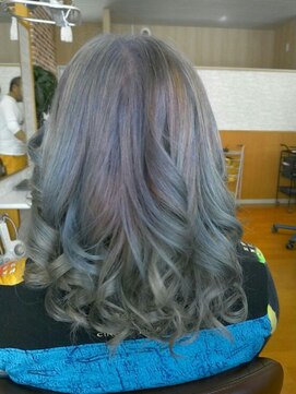 キュアラ(CUARA) 外国人風カラー