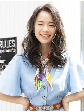 アフロートpd+ KOBE(AFLOATpd+) 【神戸 元町】ボリュームと抜け感の華やか大人ロングウェーブ