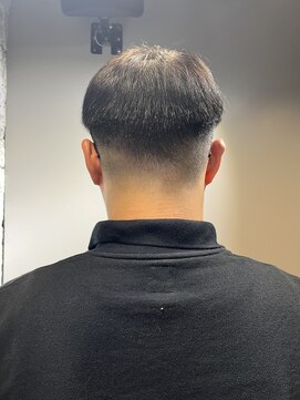 スカイブルー(Sky Blue) 外国人風フェードスタイル