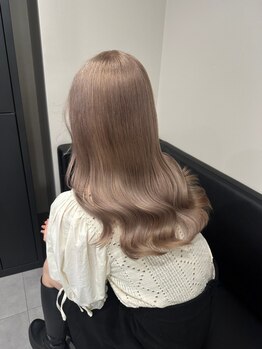 ココモ(KOKOMO)の写真/《最旬トレンド×似合わせカラー》お任せください！ケアブリーチでダメージレスなハイトーンを！