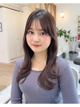 プラネシブヤ(Prune Shibuya) シースルーバングとレイヤーで作る大人くびれシルエットヘア