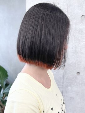 モリオ(morio) =裾カラー大人ボブオレンジベージュ切りっぱなしボブ30代40代