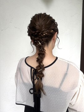 ラ クープ Lacoupe 編みおろし　およばれアレンジ　金箔ヘア