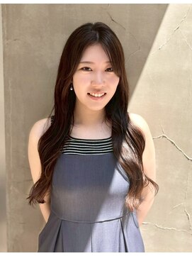 ヴィサージュバスク(VISAGE ba.s.k) 柔らか透明感で夏の素肌映えカラー◎