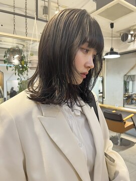 ロマリア(Lomalia) Lomalia表参道ナチュラル暗めカラーレイヤーカット