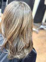 アリア トータルビューティー(Aria total beauty)&nbsp;白髪ぼかしハイライトカラー