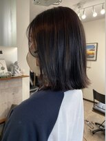 オクユキ(OKUYUKI) 艶ブラウンの切りっぱなしボブ