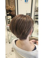 百色 八戸店&nbsp;白髪ぼかしハイライト