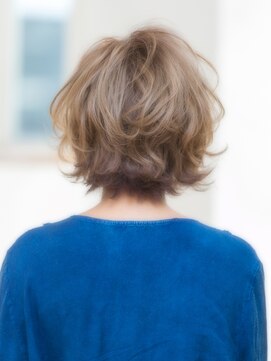 ヴィアラ 自由が丘(VIALA) 【VIALA 自由が丘】エアリー×前下がりボブ