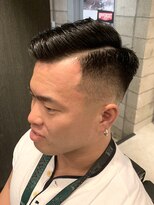 フランクスバーバー アンド ビアークラブ(FRANK'S BARBER and BEER CLUB)&nbsp;0mmスキンフェードかき上げヘアサイドパートショートR