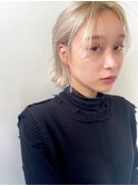ホワイトブロンド　外ハネボブ