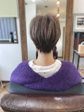 キイヒ(kiihi) 明るい白髪染めショート