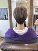 明るい白髪染めショート