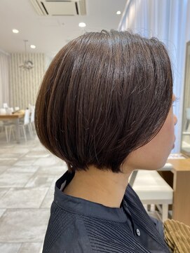 ヒアカアヴェダ 天神VIORO (Heaka AVEDA) ボブ【３０代/４０代/艶カラー/天神】Ｄ