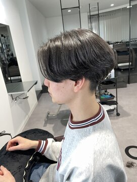 カルロイースタイル(CARLO e-style) 刈り上げ×センターパート