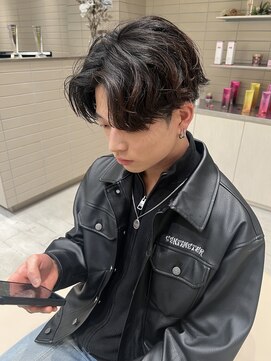 ロンド クラン 岡崎(Lond Clan) カルマパーマ/毛流れパーマ/センターパート