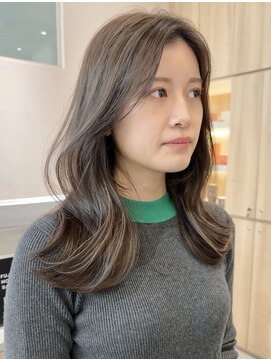 ウェイズトウキョウ 新宿店(Ways TOKYO) くびれヘア レイヤーカット ハイライトグレージュ 白髪ぼかし