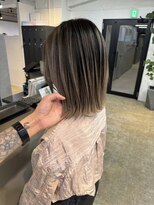 メリー オオサカ(Merly Osaka)&nbsp;暗めカラーが好きな方におすすめバレイヤージュ