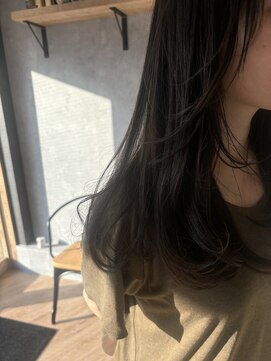 エレノア 越谷(Eleanor) 顔まわりレイヤー/ロングヘア【RIE】