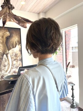 ロホ(ROHO) ハイライト・ショートボブ