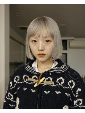 シキ 渋谷(siki) ベージュカラー/ブリーチなしダブルカラー/赤 み消し/渋谷/原宿