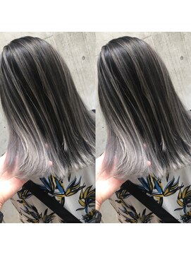 メリー(merry craftsman's factory) ハイライト、バレイヤージュアッシュベージュくびれセミディー