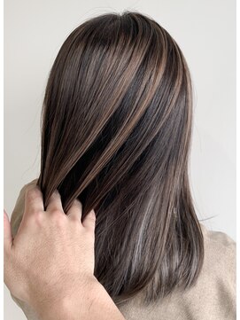 ライリー(riley) rileyバレイヤージュ×ヌーディベージュ