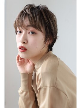 エクリ 麻布十番(equri) ふんわりパーマのミニマムショート