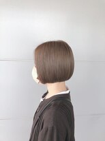 ヘアアンドメイク ムーア(Muuua) ミルクティーベージュとミニボブ