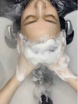 リバイブ ヘア アンド スパ(Revive HAIR&SPA)の写真/【精油100％ Oggi ottoエッセンシャルオイルのヘッドスパ】完全個室で、凝り固まった頭皮をゆっくりほぐす