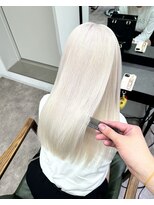 モニカ 原宿店(MONIQA) ホワイト