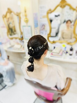 美容室 ティンカーベル 編みおろしヘア