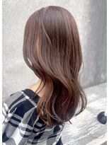 マノハル(MANOHARU)&nbsp;ロングレイヤー　大きめくびれカット　透明感ブラウン