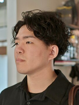 アトム(Atom.) ナチュラルセンターパート/ルーズスパイラルパーマ