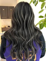 ヨロ 小岩(YOLO)&nbsp;小岩ハイライトミルクティーグレージュレイヤーカット