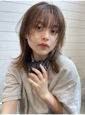 ウルフカットウルフレイヤーシルキーベージュぱっつん前髪