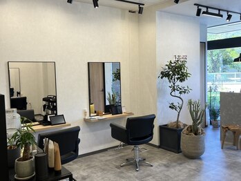 ブリング(bling)の写真/【南船橋駅南口徒歩4分】スタイリスト2人の少人数サロン◇ゆったりとした空間で癒しの時間をご提供*