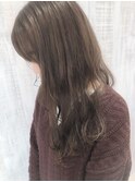 ベージュ