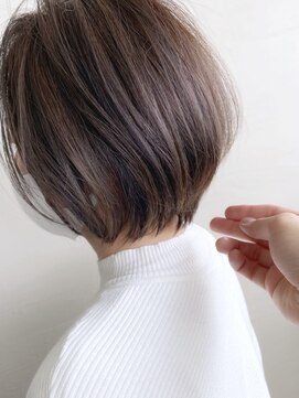 リノショアーズ 日本大通り店(RINOSHORES) 【ハイライトカラー＋ワンカラー】ショートボブ/グレージュ