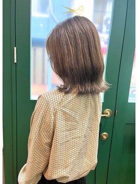 プチメゾントウキョウ(Petit Maison Tokyo) ライトグレージュ_ウェーブヘア